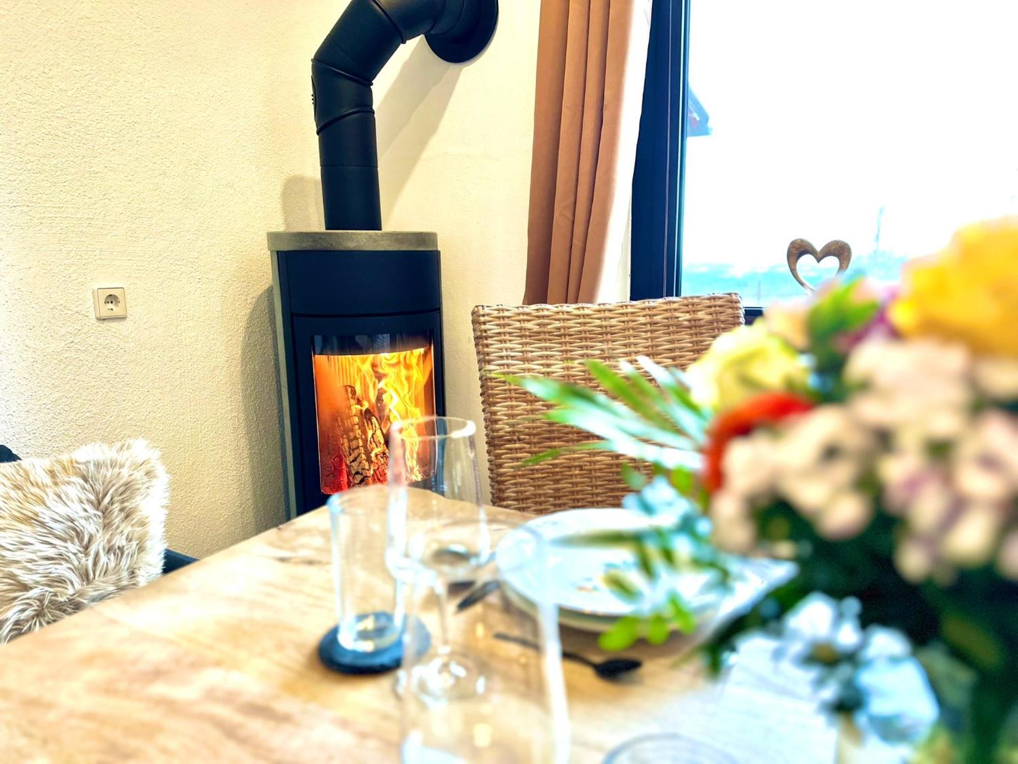 Gemuetliches Alpenblick Berg-Bungalow + Grosser Garten + Netflix! Schöfweg エクステリア 写真